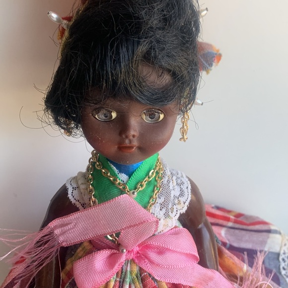 Vintage collectable doll - Picture 2 of 3